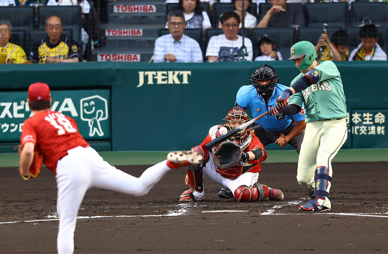 阪神対楽天　2回裏阪神無死一塁、大山悠輔は先制2点本塁打を放つ（撮影・上田博志)　甲子園球場、阪神対楽天3回戦
