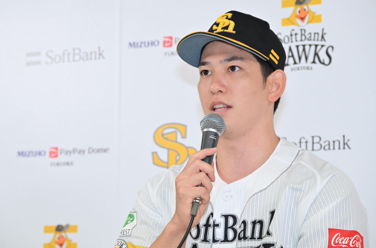 日本生命セ・パ交流戦で優秀選手賞を受賞したソフトバンクの栗原陵矢（撮影・林敢治）