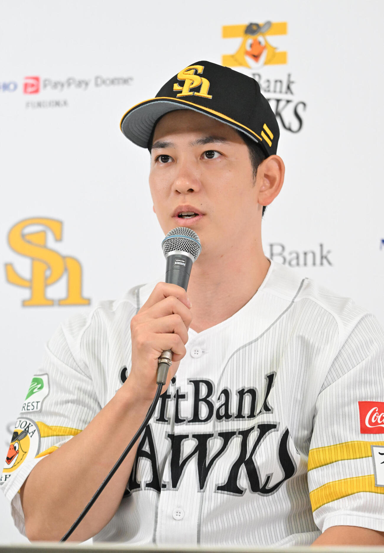 日本生命セ・パ交流戦で優秀選手賞を受賞したソフトバンクの栗原陵矢（撮影・林敢治）