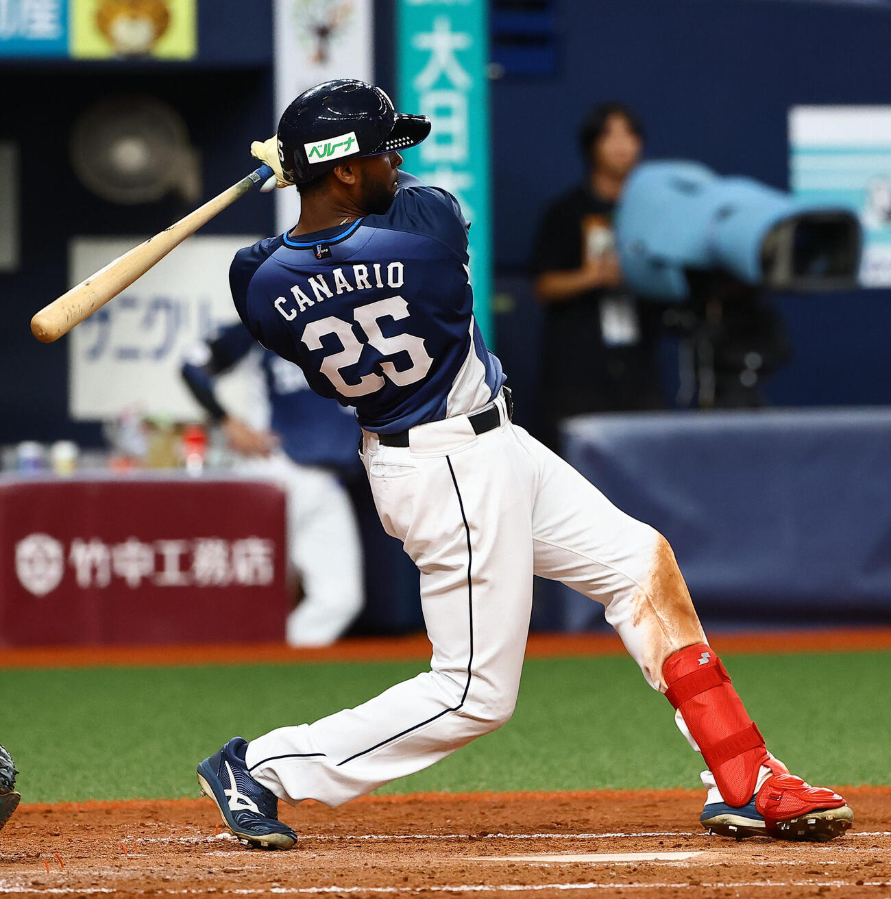 オリックス対西武　5回表西武2死二、三塁、アレクサンダー・カナリオは逆転2点適時打を放つ（撮影・上田博志)　