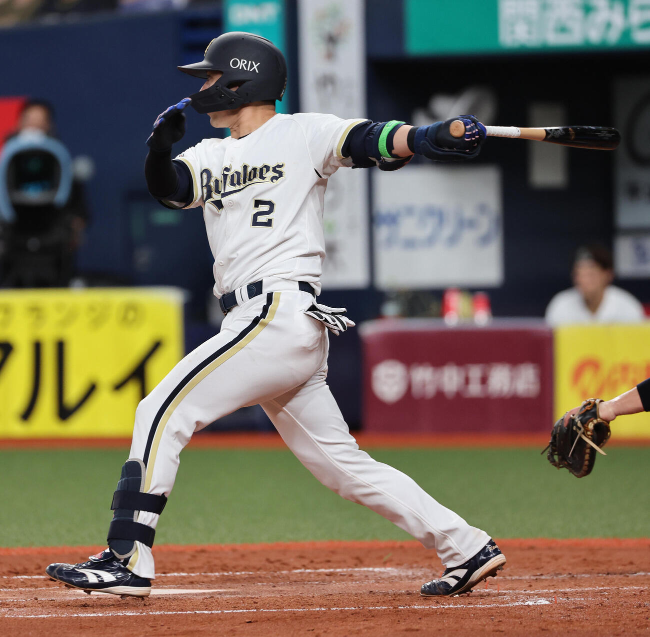 オリックス対西武　4回裏オリックス1死二、三塁、若月健矢は右前適時打を放つ（撮影・西尾就之）