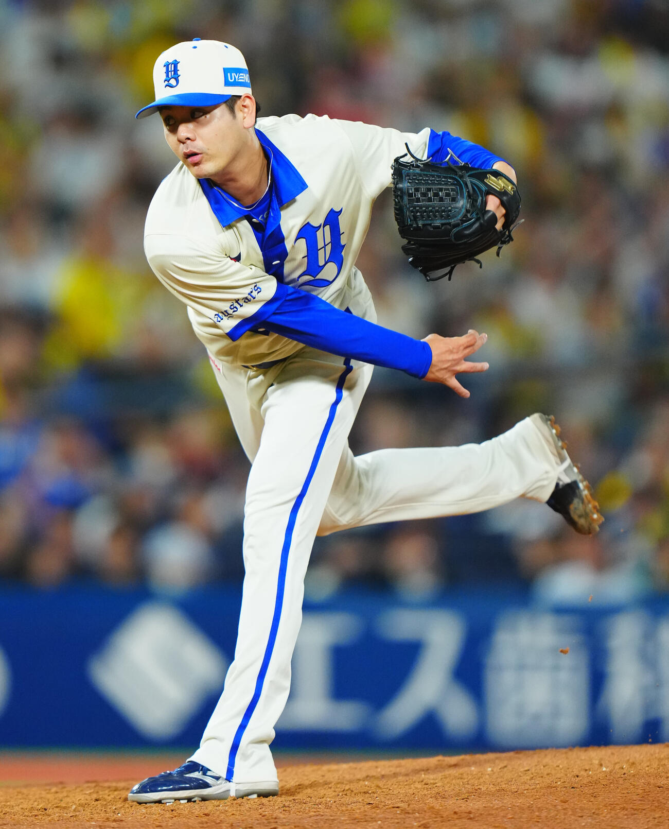 DeNA対阪神　8回表、DeNA3番手で登板し力投する宮城滝太（撮影・垰建太）