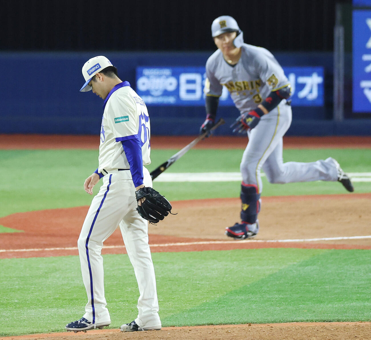 DeNA対阪神　8回表阪神無死、大山悠輔に本塁打を浴びる宮城滝太（撮影・宮地輝）