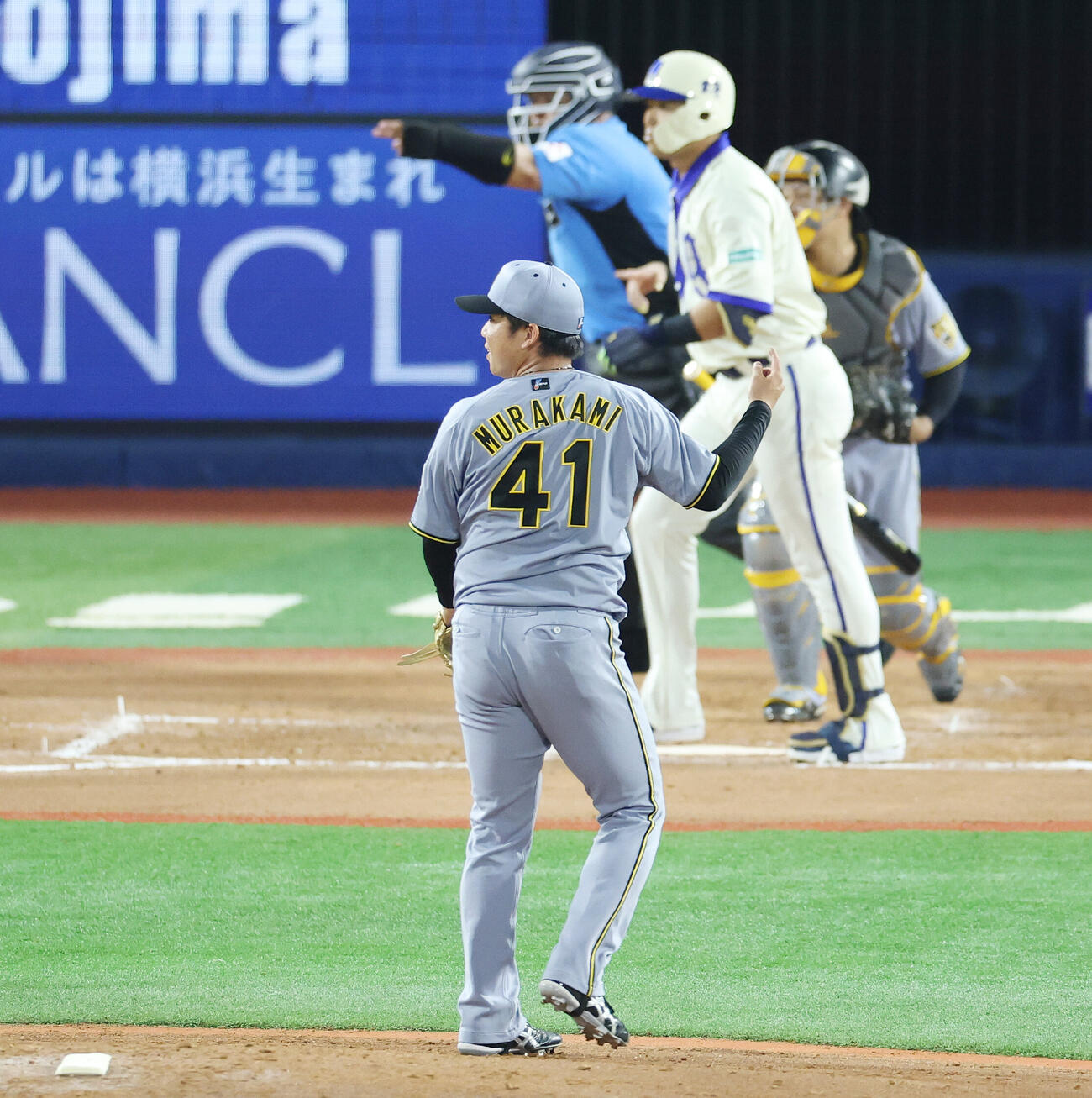 DeNA対阪神　7回裏DeNA2死、蝦名達夫から空振り三振を奪う村上頌樹（撮影・宮地輝）
