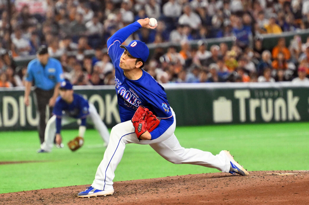巨人対中日　9回裏から中日4番手で登板し試合を締めた松山晋也（撮影・滝沢徹郎）