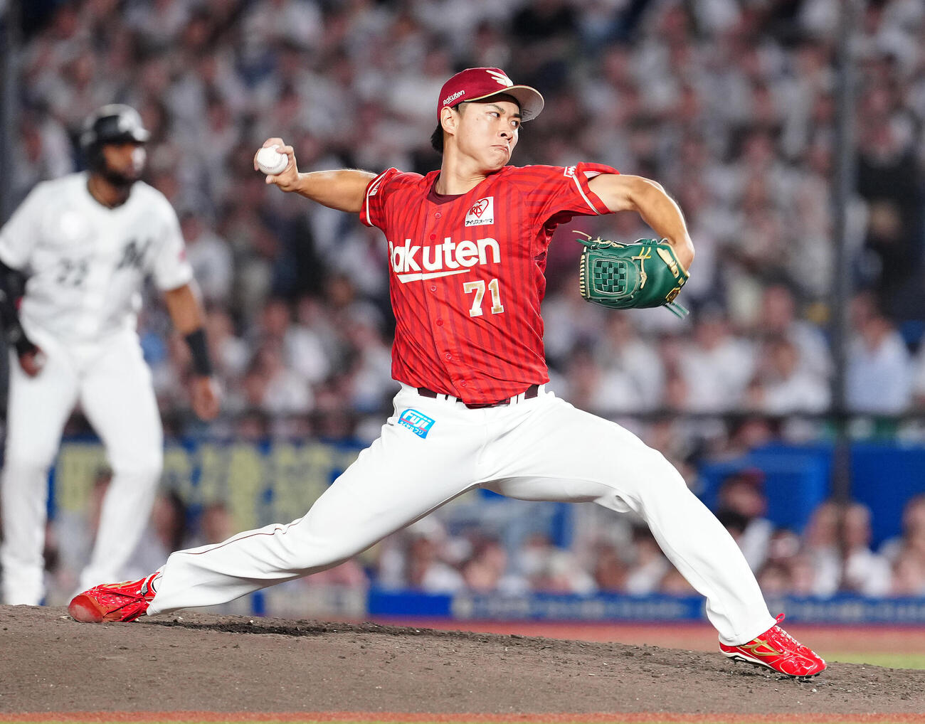ロッテ対楽天　6回裏途中から3番手で登板した楽天柴田大地（撮影・鈴木みどり）
