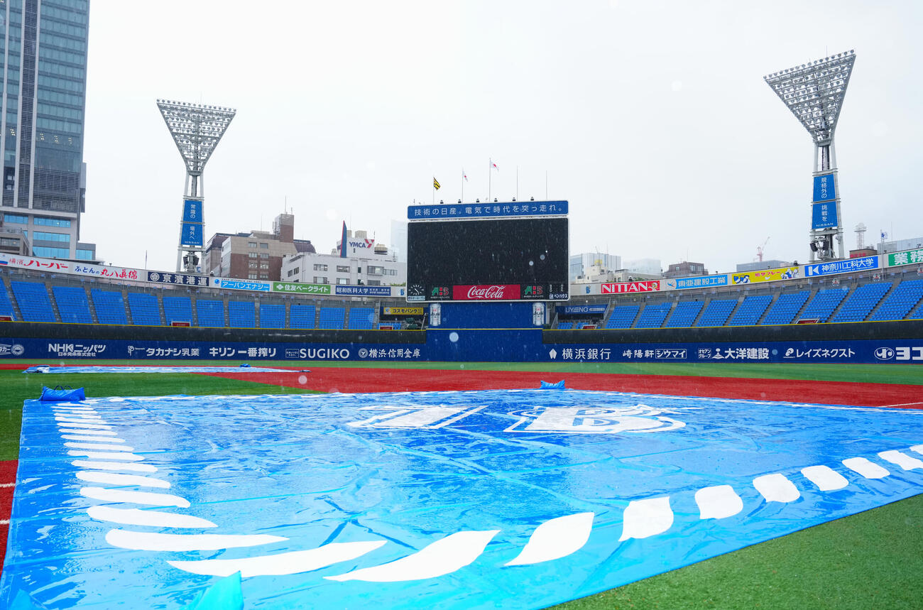 DeNA対阪神～雨天中止　雨天中止となった横浜スタジアム（撮影・垰建太）