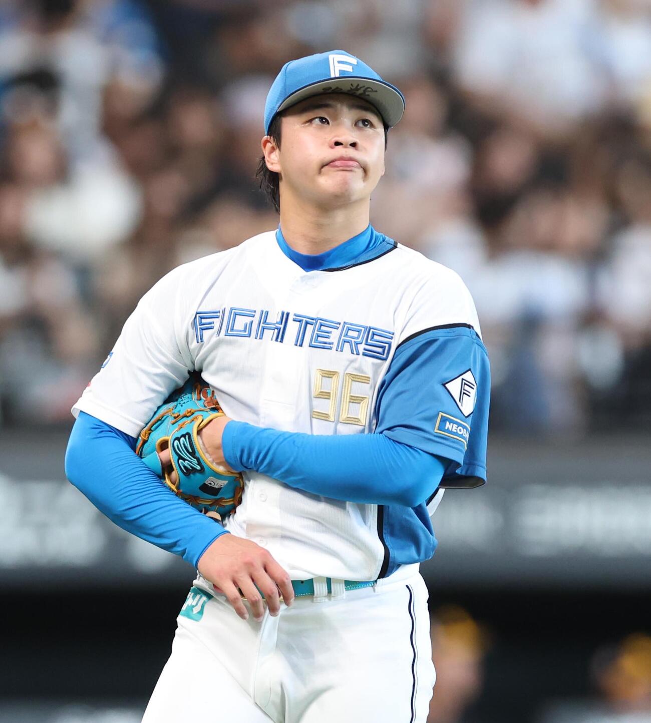 日本ハム対ソフトバンク　1回表に2失点し渋い表情の孫易磊（撮影・黒川智章）