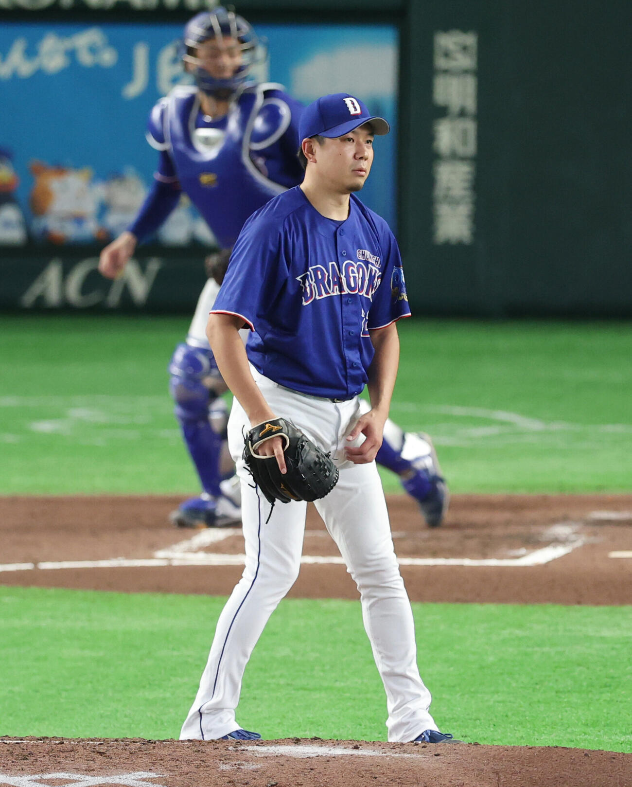 巨人対中日　6回裏巨人無死、浦田俊輔に安打を浴びる大野雄大（撮影・増田悦実）