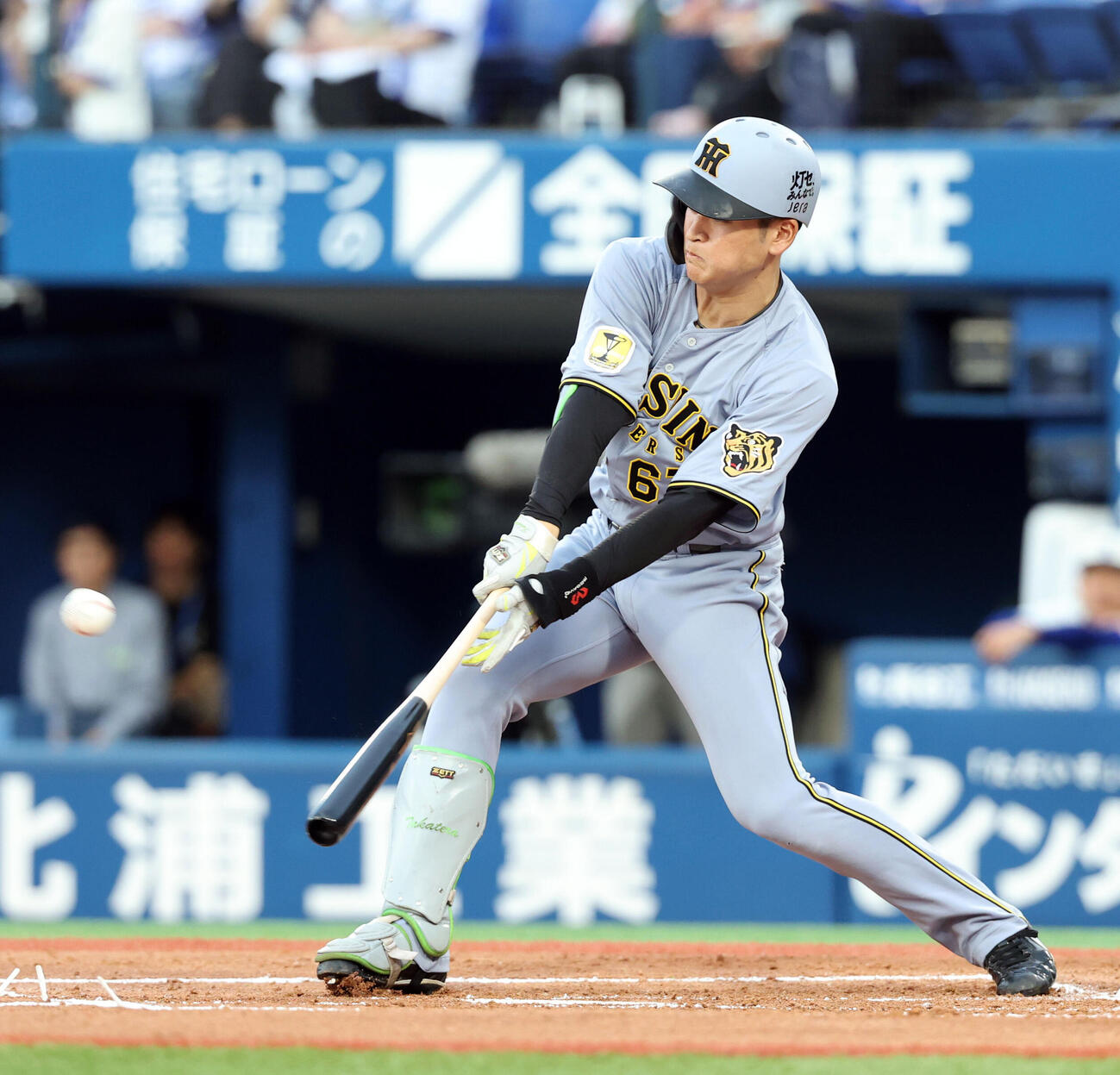 DeNA対阪神　1回表阪神2死二塁、高寺望夢は適時二塁打を放つ（撮影・浅見桂子）