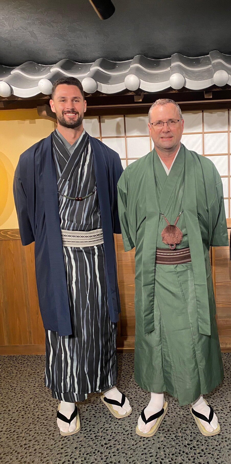 中日マラー（左）と父ハロルドさん（本人提供）