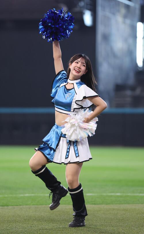 ファイターズガール長谷川桜子