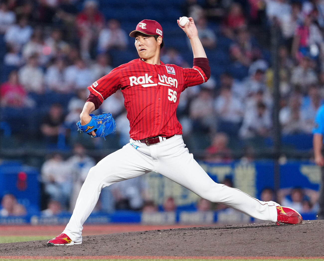 ロッテ対楽天　6回裏から4番手で登板した楽天鈴木翔天（撮影・鈴木みどり）
