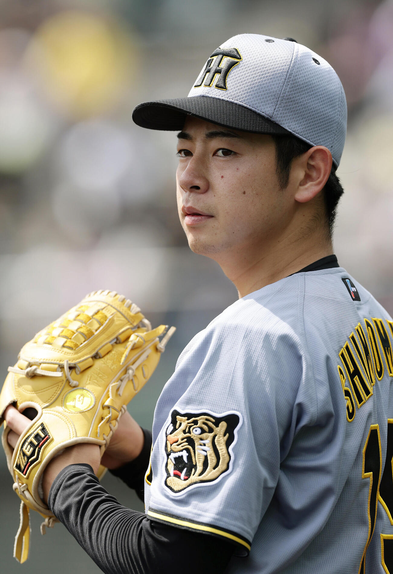 ファーム・リーグ西地区オリックス戦で投球に備える阪神下村海翔（撮影・前田充）