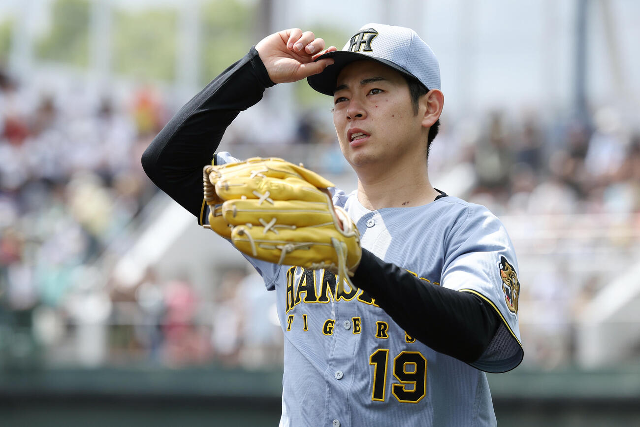 ファーム・リーグ西地区オリックス戦で投球に備える阪神下村海翔（撮影・前田充）