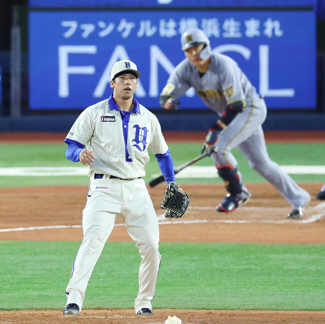DeNA対阪神　3回表阪神2死一、二塁、大山悠輔に適時打を浴びる尾形崇斗（撮影・宮地輝）