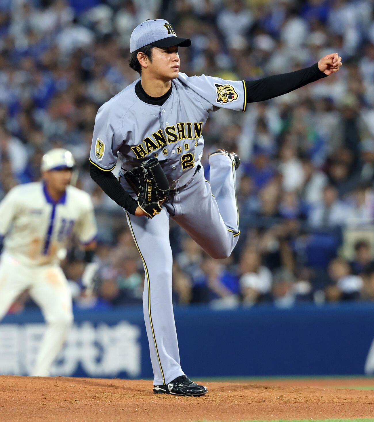 DeNA対阪神　力投する阪神先発の高橋遥人（撮影・浅見桂子）