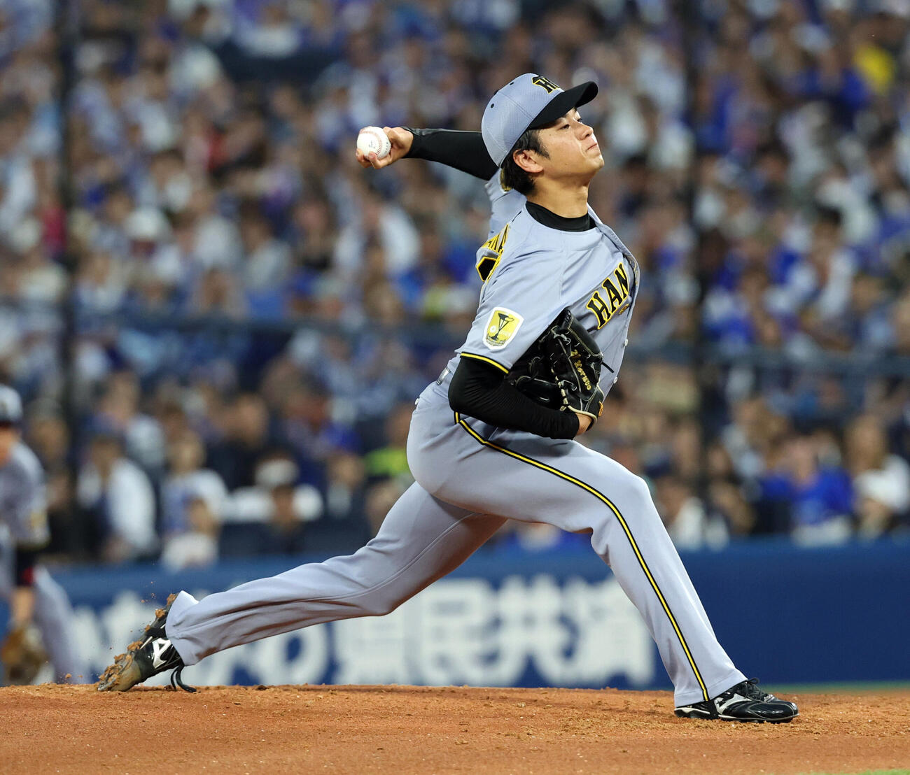 DeNA対阪神　力投する阪神先発の高橋遥人（撮影・浅見桂子）