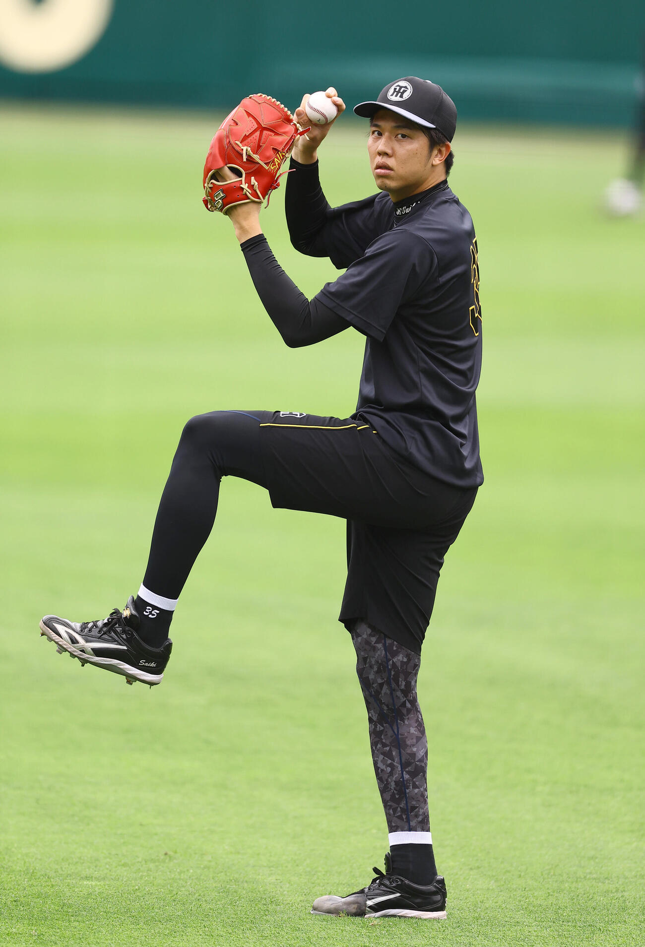 キャッチボールをする才木浩人（撮影・上田博志)　♯2026年6月22日、甲子園球場、阪神練習