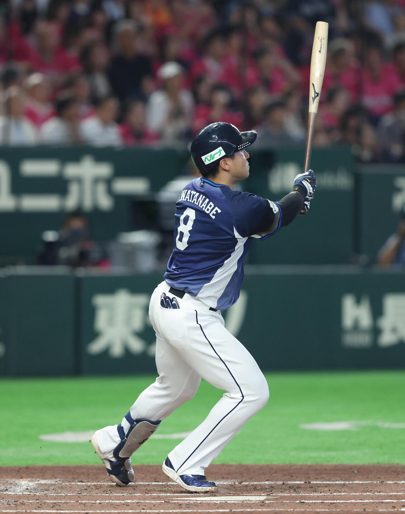 楽天対西武　3回表西武無死、左中間先制ソロ本塁打を放つ渡部聖弥（撮影・河田真司）