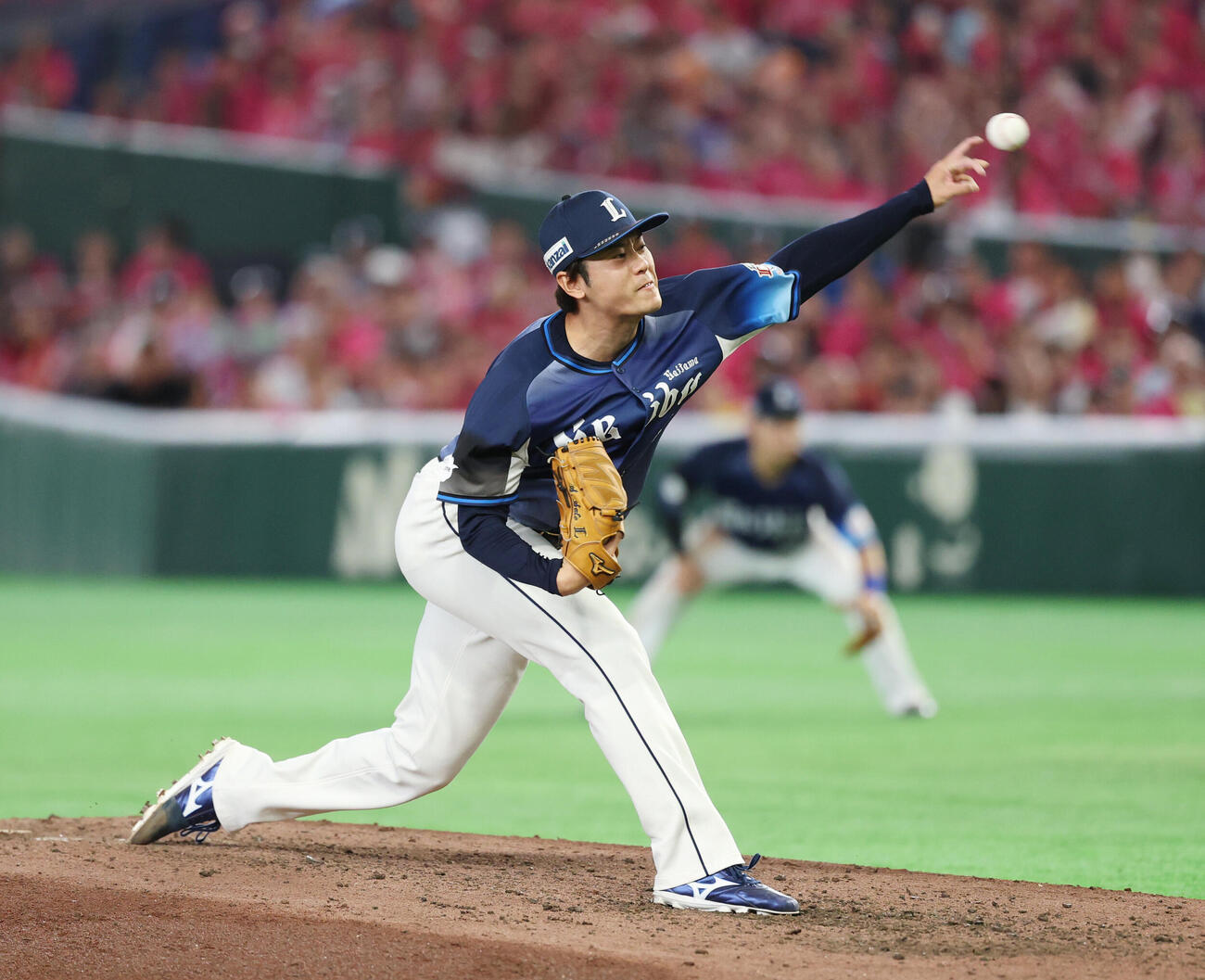 楽天対西武　西武2番手で登板し力投する佐藤隼輔（撮影・増田悦実）
