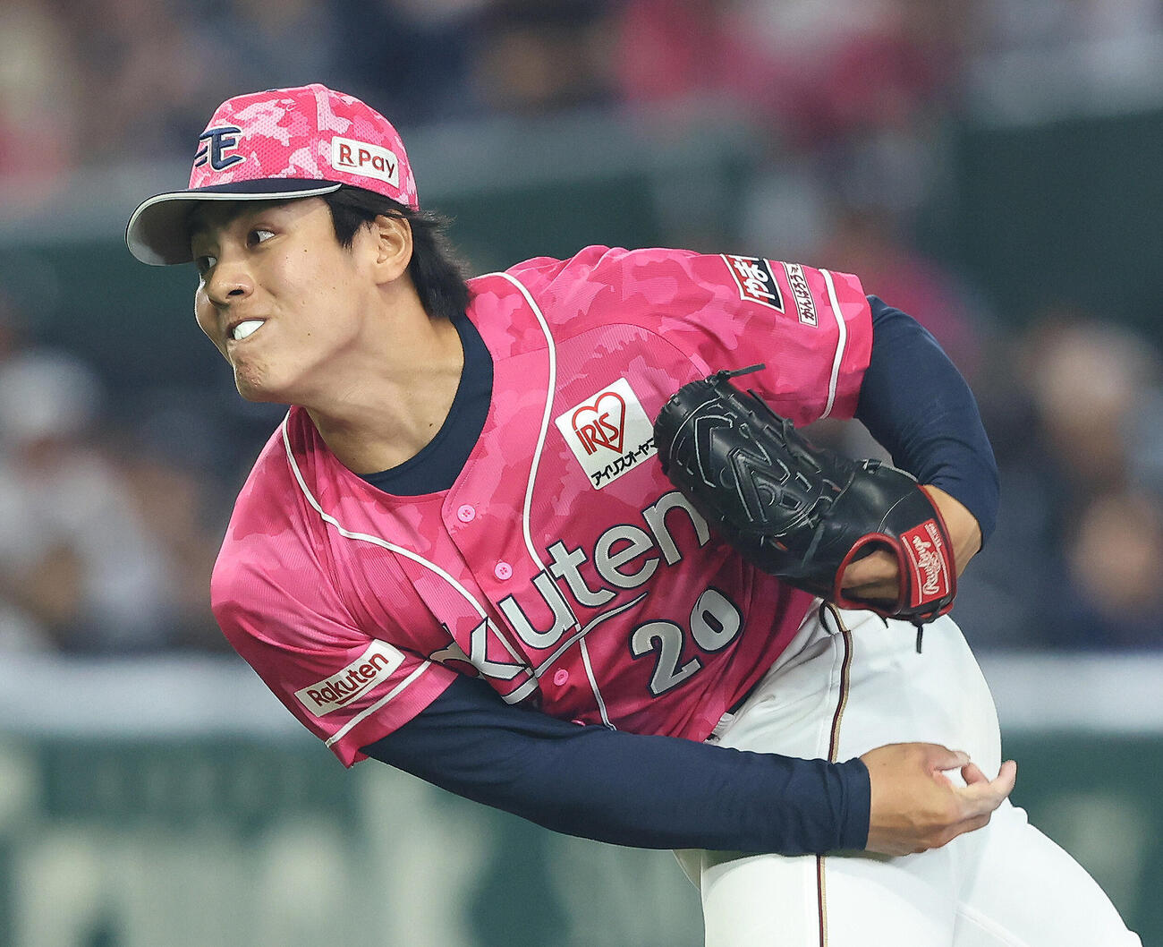 楽天対西武　延長12回表、力投する中込陽翔（撮影・河田真司）