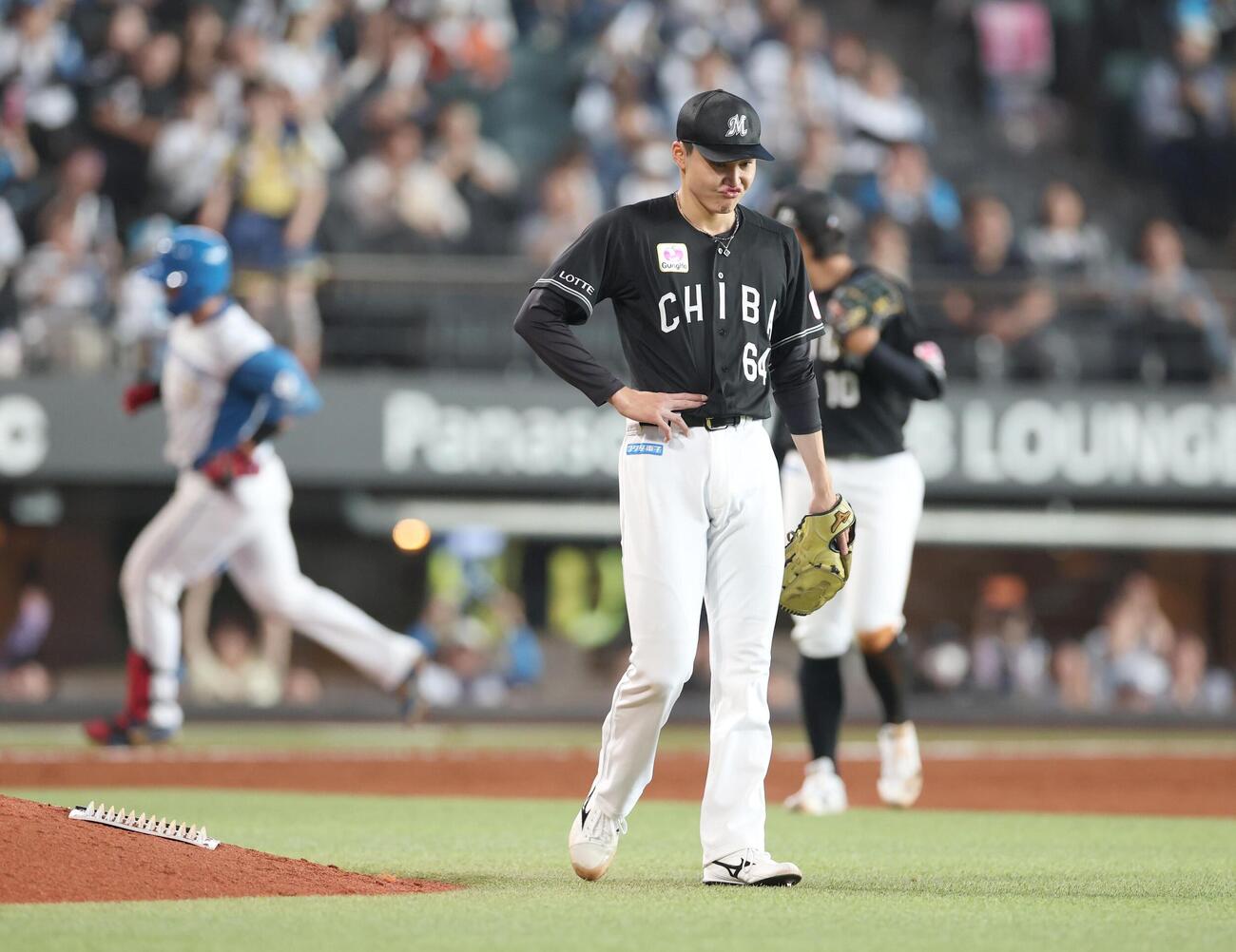 日本ハム対ロッテ　3回裏日本ハム無死、進藤勇也に本塁打を浴びる広池康志郎（撮影・黒川智章）
