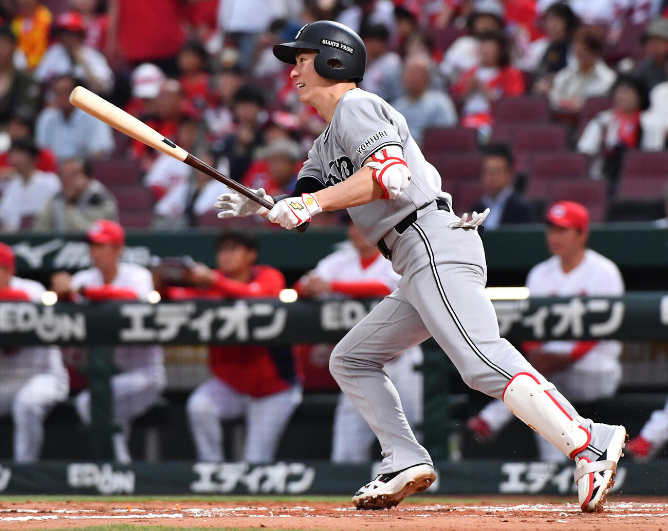 広島対巨人　3回表巨人2死二塁、松本剛は左前適時打を放つ（撮影・岩下翔太）