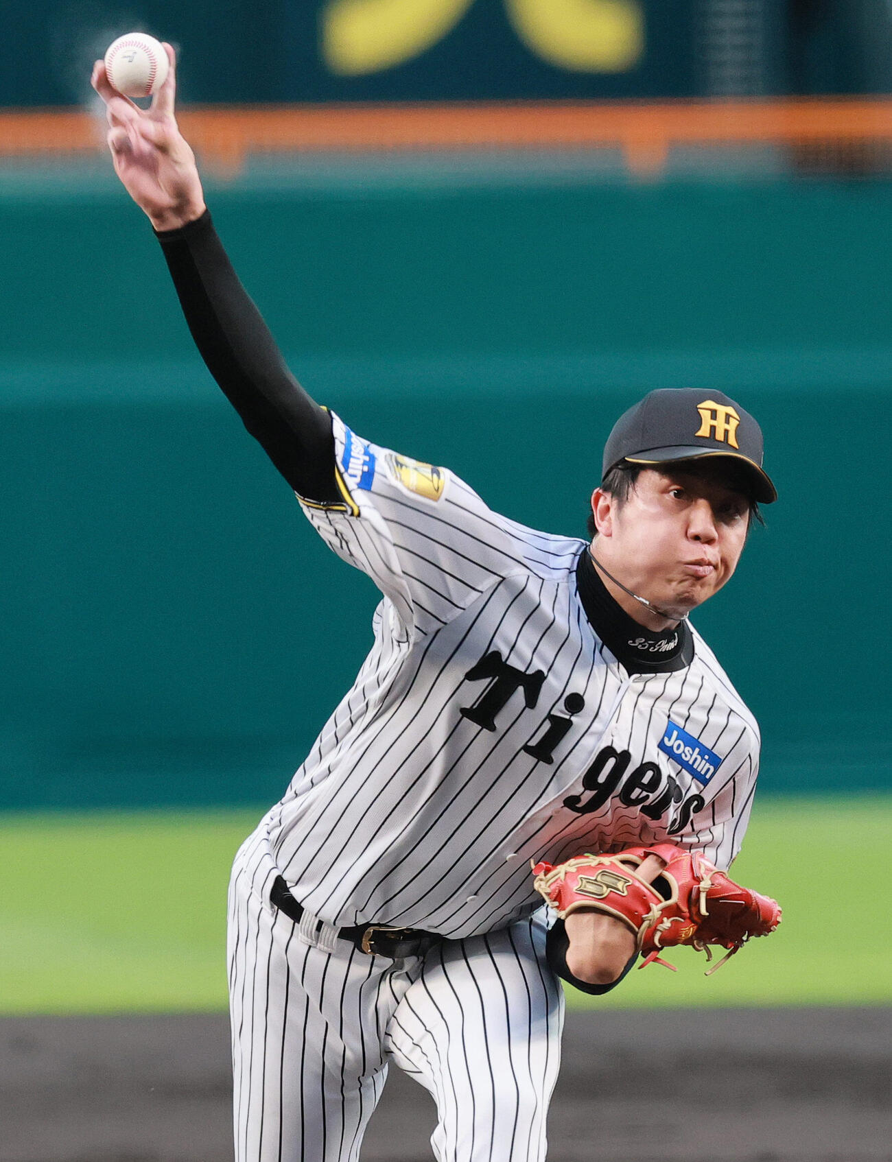 阪神対ヤクルト　力投する阪神先発の才木浩人（撮影・上山淳一）