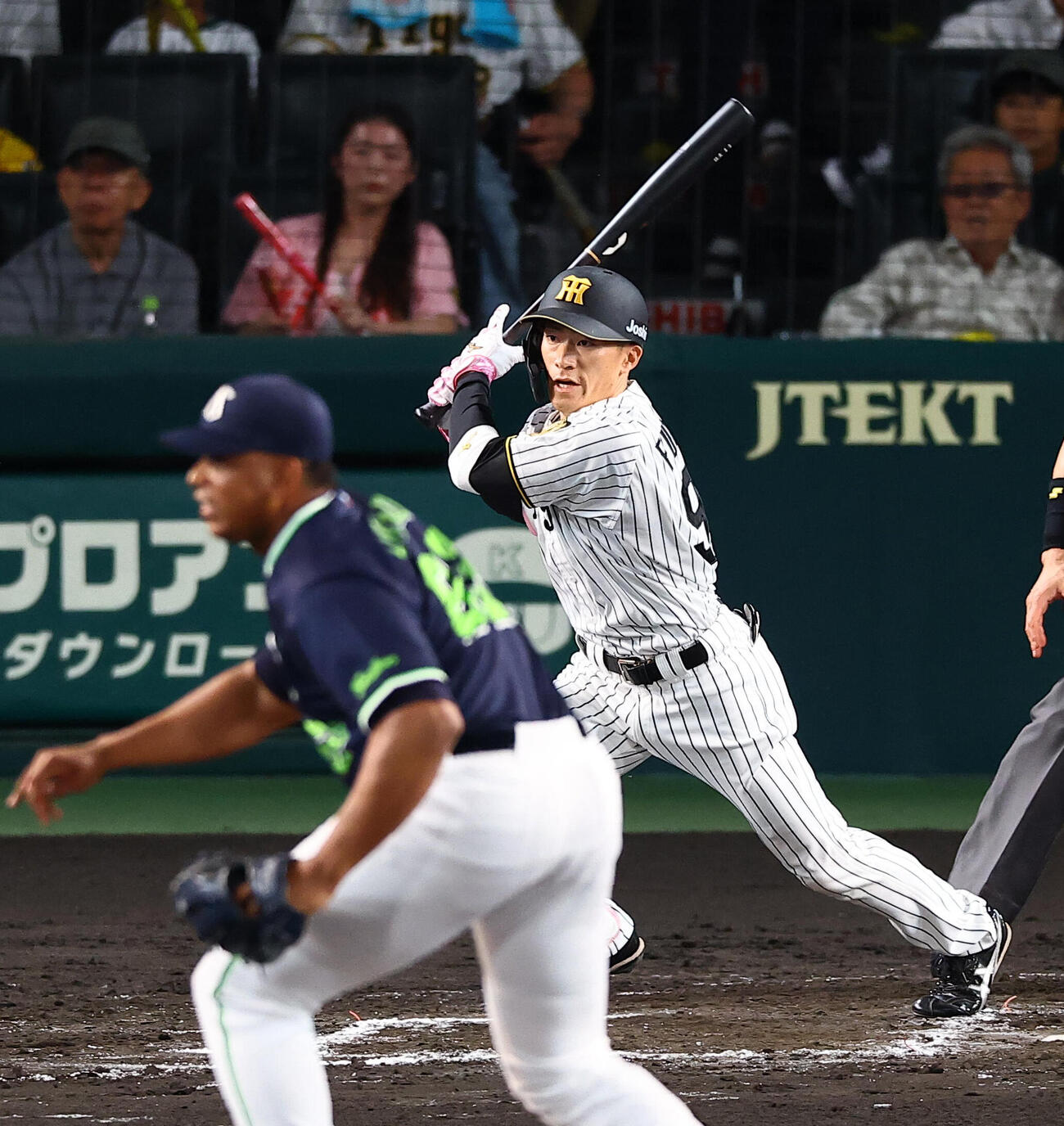 阪神対ヤクルト　7回裏阪神無死m福島圭音は安打を放つ（撮影・上田博志)