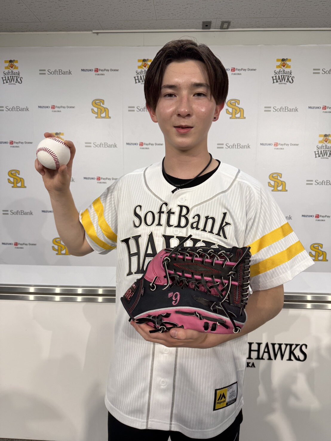 セレモニアルピッチを行ったフィギュアスケート男子の中田瑠士（りお）