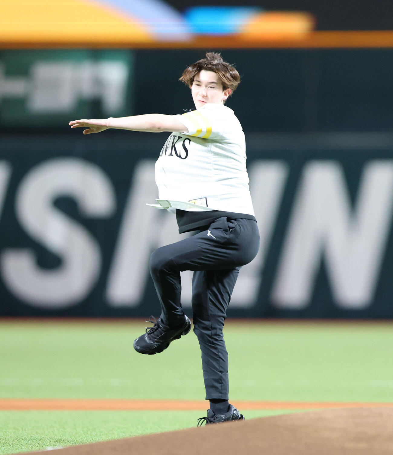 ソフトバンク対オリックス　投球前に華麗なジャンプを見せた中田璃士（撮影・梅根麻紀）