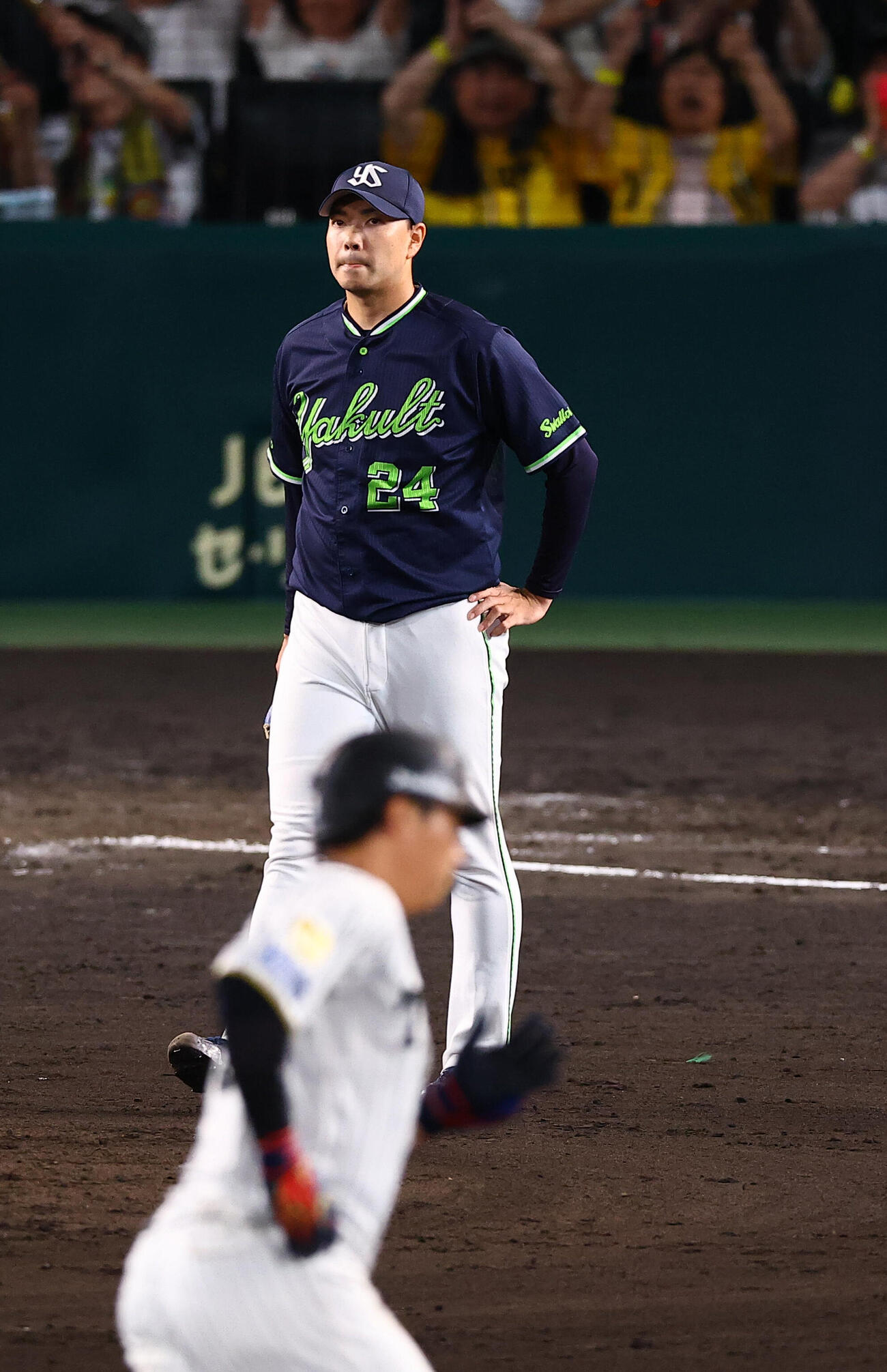 阪神対ヤクルト　8回裏阪神2死一塁、星知弥は大山悠輔に2点本塁打を浴びる（撮影・上田博志)