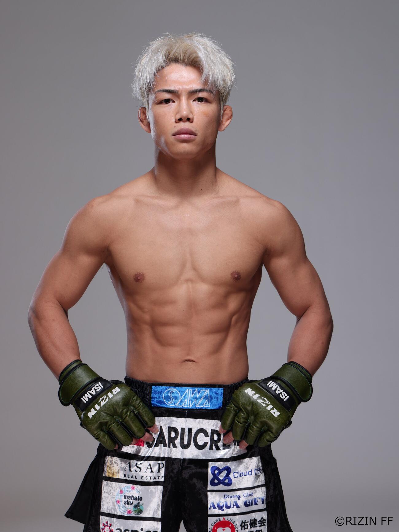 26日ソフトバンク戦に来場しセレモニアルピッチを行う、RIZIN FIGHTING FEDERATION（ライジンファイティングフェデレーション）に所属する「ヒロヤ」選手