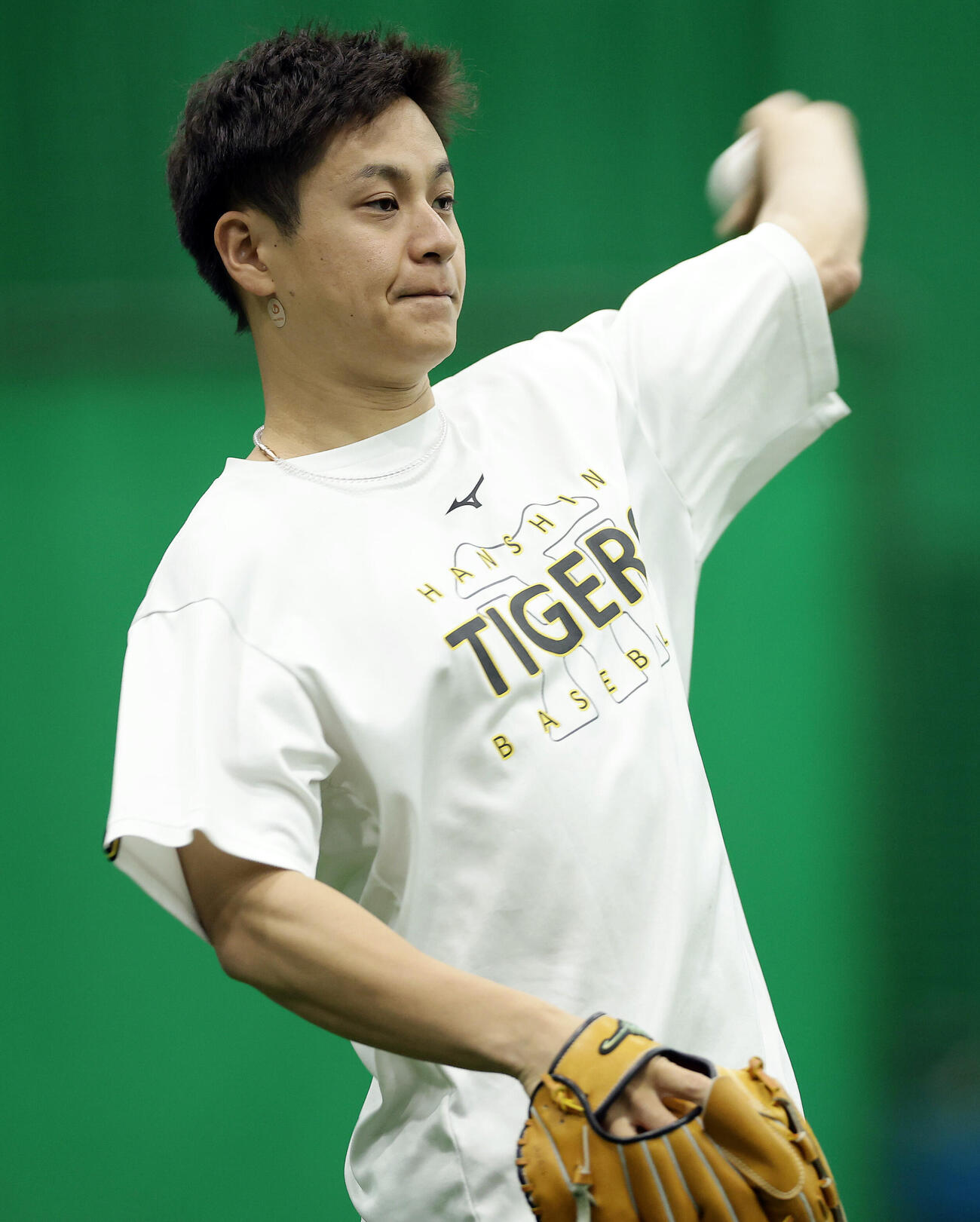 阪神対ヤクルト　キャッチボールで調整する阪神大竹耕太郎（撮影・前田充）