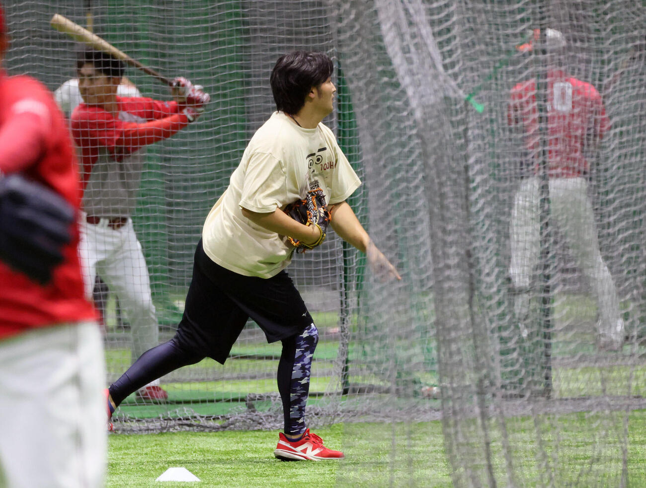 広島対巨人　キャッチボールをする広島床田寛樹（撮影・加藤孝規）