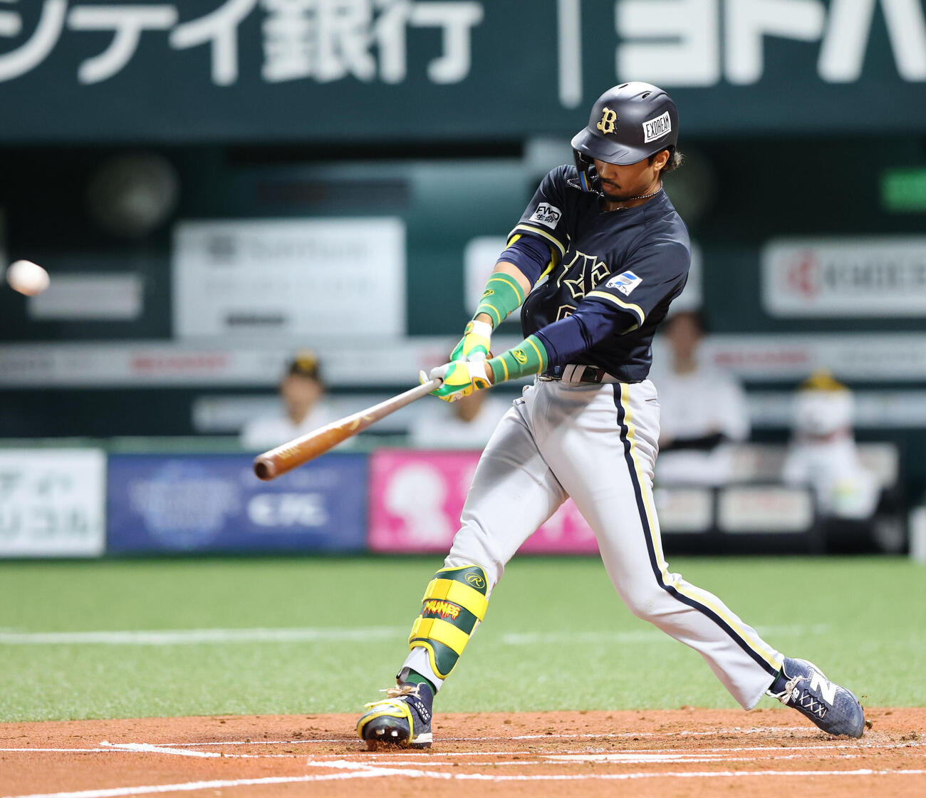 ソフトバンク対オリックス　2回表オリックス2死二、三塁、宗佑磨は右中間に逆転3点本塁打を放つ（撮影・梅根麻紀）