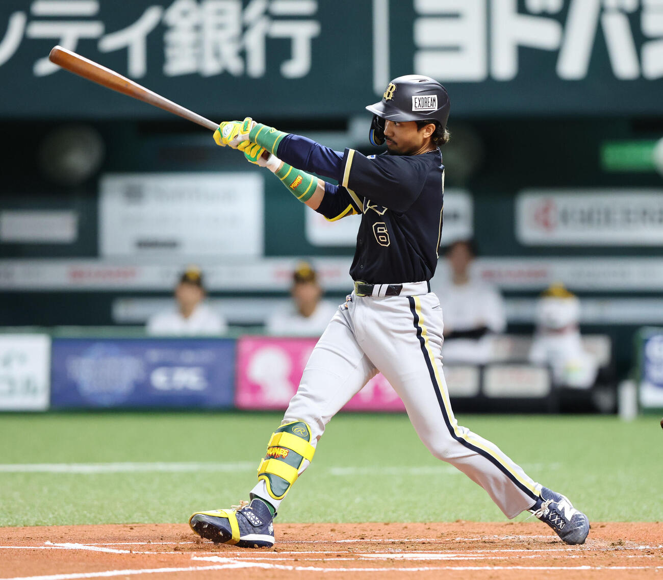 ソフトバンク対オリックス　2回表オリックス2死二、三塁、宗佑磨は右中間に逆転3点本塁打を放つ（撮影・梅根麻紀）