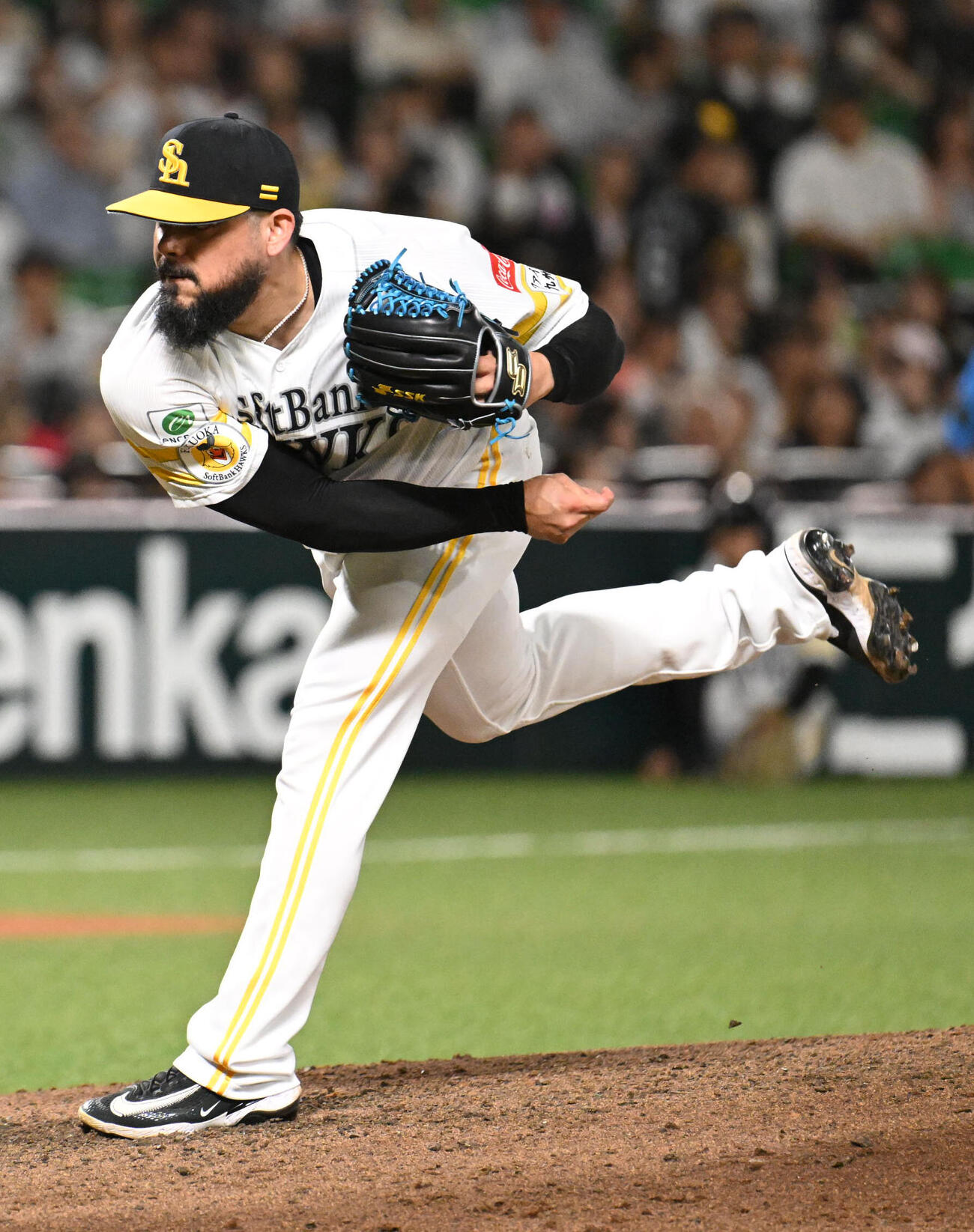 ソフトバンク対オリックス　ソフトバンク4番手投手のロベルト・オスナ（撮影・林敢治）