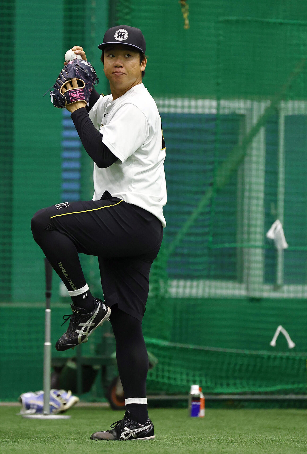 阪神対ヤクルト　キャッチボールをする村上頌樹（撮影・上田博志)