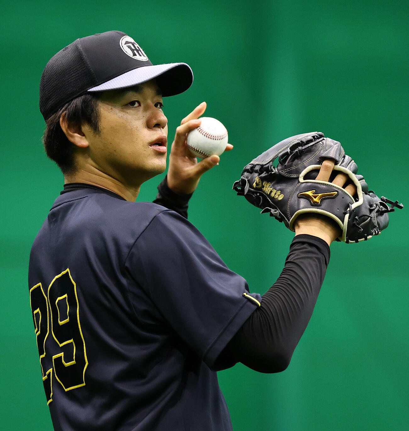 阪神対ヤクルト　キャッチボールをする高橋遥人（撮影・上田博志)
