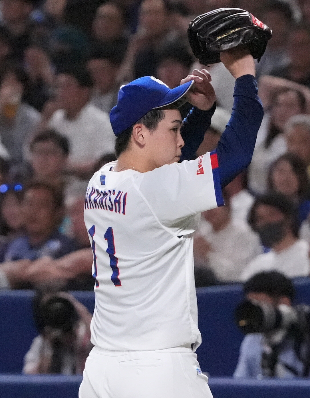 中日対DeNA 5回表DeNA1死満塁、中日先発の中西聖輝はマウンドを降りる（撮影・森本幸一）