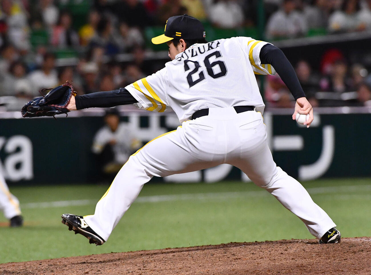 ソフトバンク対オリックス　6回表オリックス1死満塁から登板した、ソフトバンク2番手の鈴木豪太（撮影・岩下翔太）