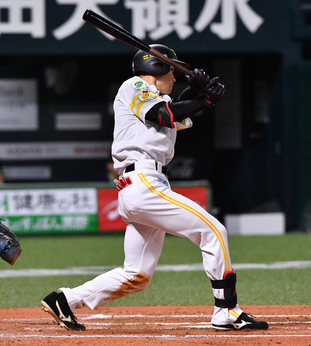 ソフトバンク対オリックス　6回裏ソフトバンク2死二、三塁、庄子雄大は勝ち越しの中前2点適時打を放つ（撮影・岩下翔太）