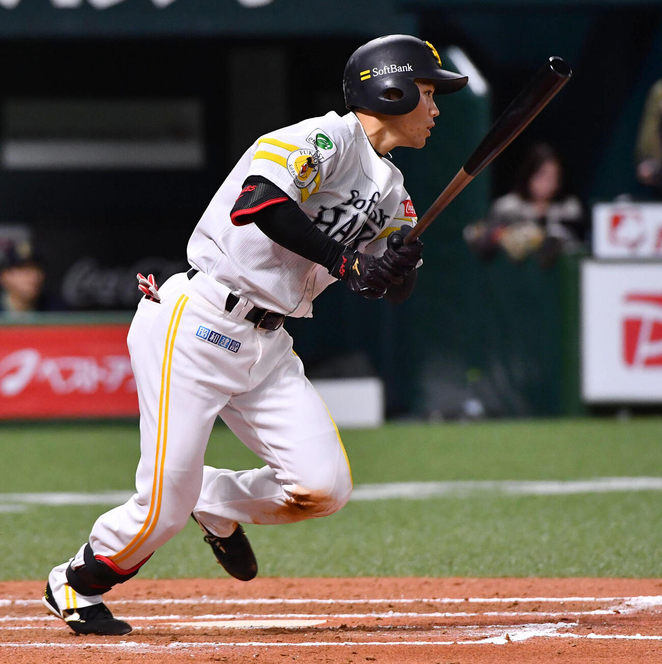 ソフトバンク対オリックス　6回裏ソフトバンク2死二、三塁、庄子雄大は勝ち越しの中前2点適時打を放つ（撮影・岩下翔太）