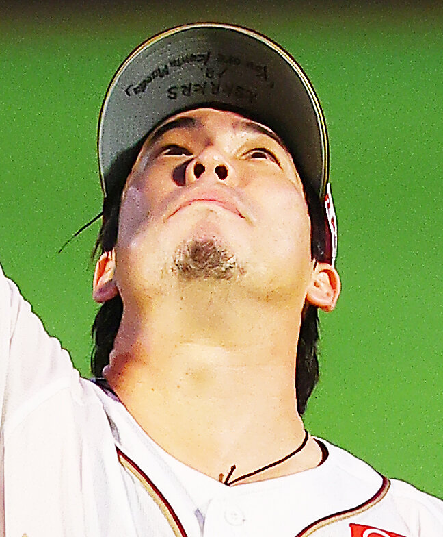 楽天対西武　楽天前田健太の帽子のつばには「You are Kenta Maeda」の文字が（撮影・野上伸悟）