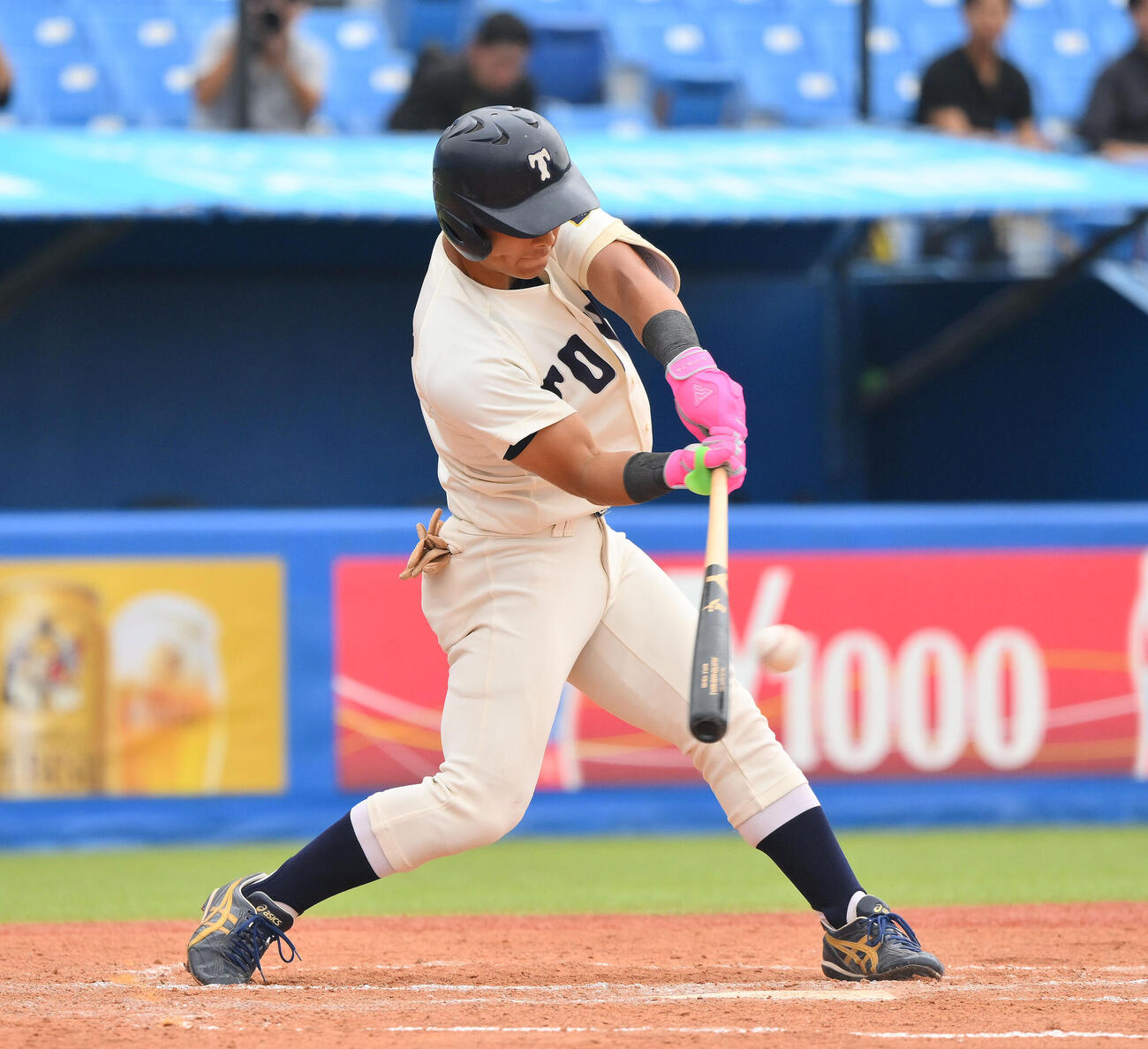 東洋大対専大　3回表東洋大無死三塁、福正吉は右前適時打を放つ（撮影・滝沢徹郎）