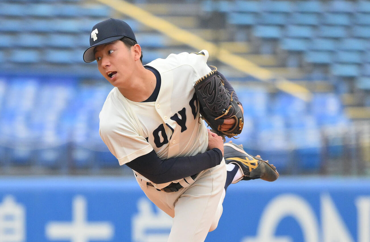 東洋大対専大　東洋大先発の石沢順平（撮影・滝沢徹郎）