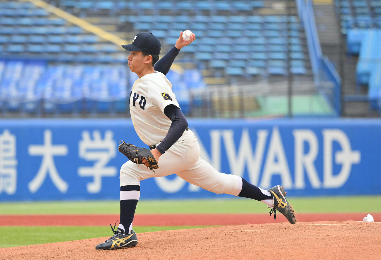 東洋大対専大　東洋大先発の石沢順平（撮影・滝沢徹郎）