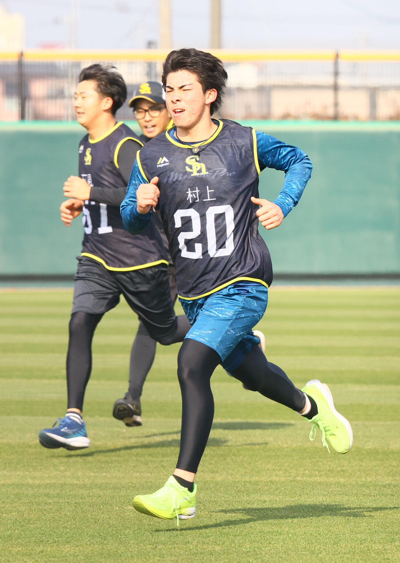 インターバル走で汗を流す村上泰斗（2025年1月撮影）